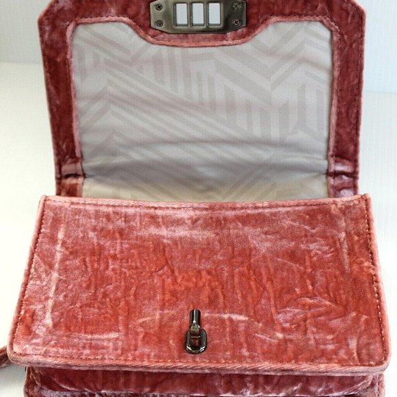 Rebecca Minkoff Small Pink Chevron Quilted Love Velvet Crossbody Bag Gray Chain - Picture 5 of 9